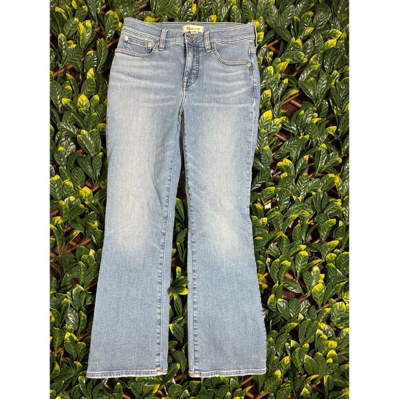 Madewell Light Wash Mid-Rise Kick out Jean Size 26 - Picture 1 of 5